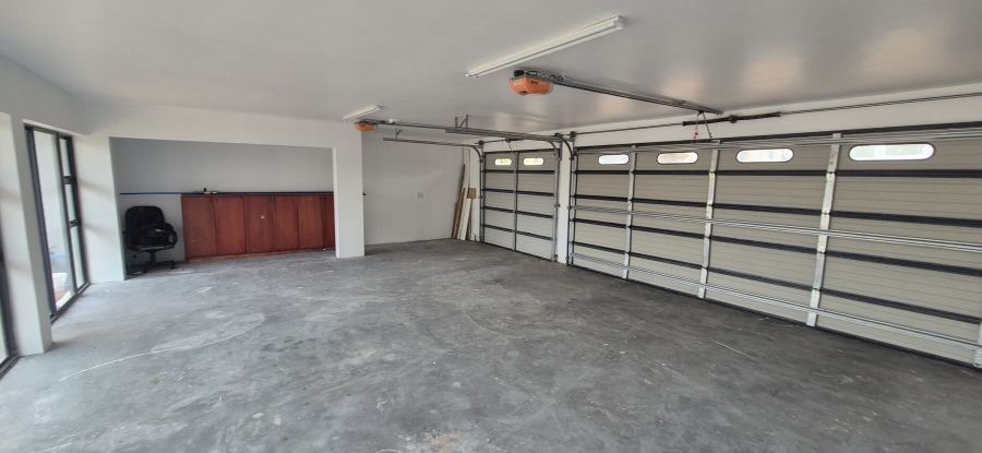 5 Bedroom Property for Sale in Myburgh Park Western Cape
